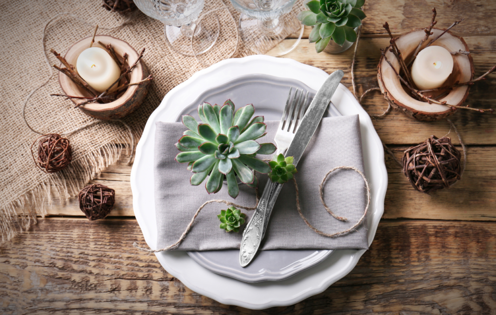 7 EASY STEPS FOR HOSTING AN ECO-FRIENDLY HOLIDAY PARTY
