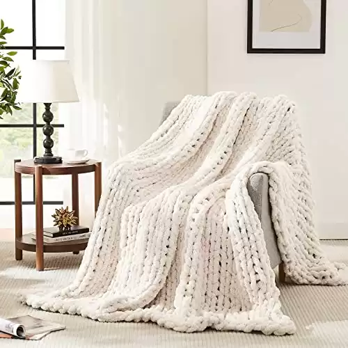 L'AGRATY Chunky Knit Blanket