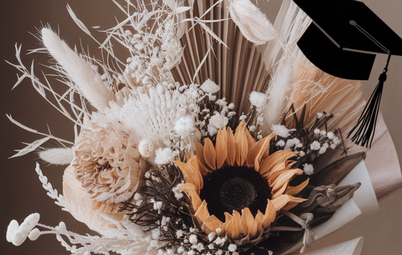 15 Unique Graduation Bouquet Ideas to Celebrate Their Big Milestone